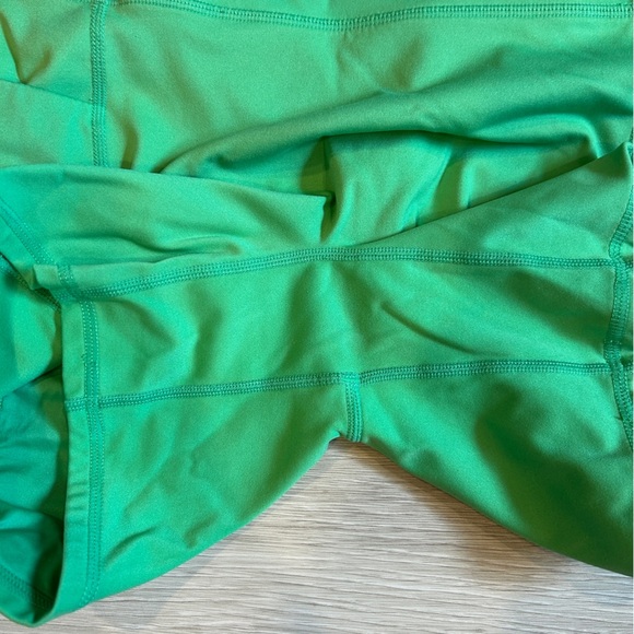Fabletics Women’s Green High-Waisted Motion365® Pocket Short 5" - Est. XS - Picture 4 of 7